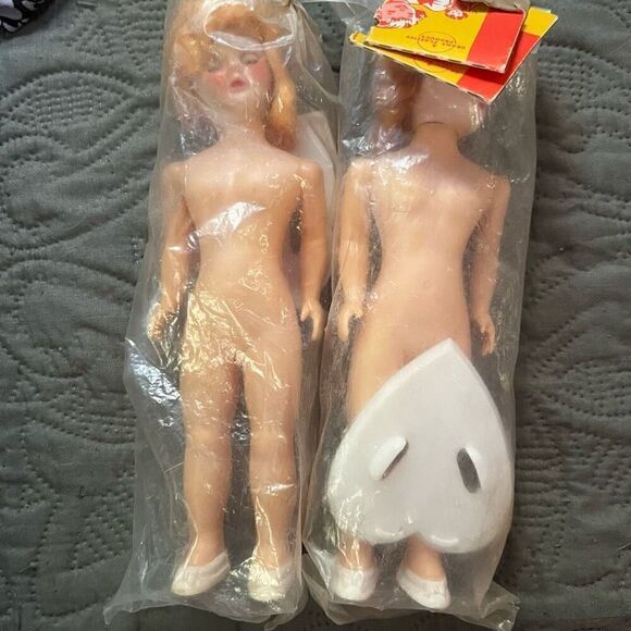 Dress Me Dolls 2 Dolls - Picture 2 of 16